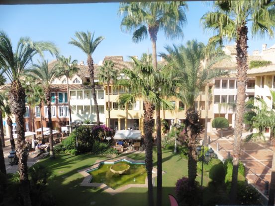 For sale 2 bedrooms apartment in Sotogrande Puerto Deportivo | John Medina Real Estate