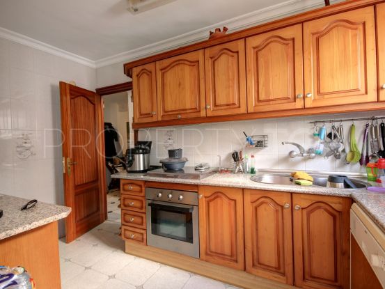 For sale town house in Estepona Centro with 6 bedrooms | Terra Meridiana