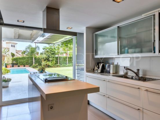 For sale Nueva Andalucia villa with 4 bedrooms | Engel Völkers Marbella