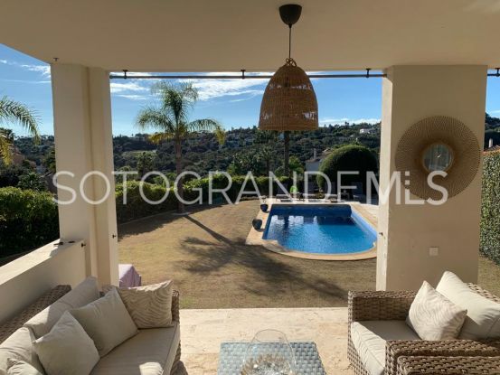 Villa pareada en venta en Sotogolf de 5 dormitorios | Sotobeach Real Estate