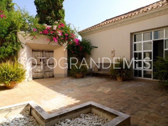 For sale villa with 5 bedrooms in Los Altos de Valderrama | Sotobeach Real Estate