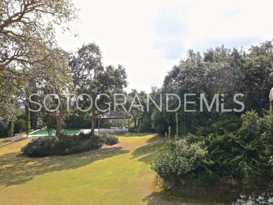 For sale villa with 5 bedrooms in Los Altos de Valderrama | Sotobeach Real Estate