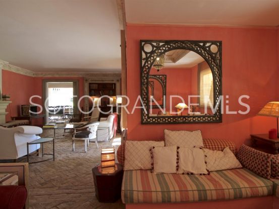 For sale villa with 5 bedrooms in Los Altos de Valderrama | Sotobeach Real Estate