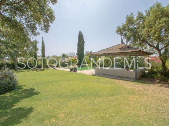 For sale villa with 5 bedrooms in Los Altos de Valderrama | Sotobeach Real Estate