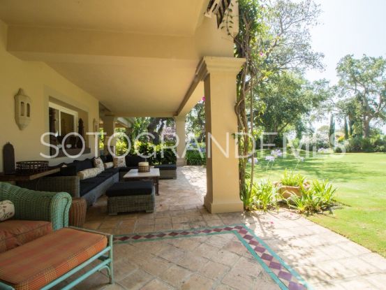 For sale villa with 5 bedrooms in Los Altos de Valderrama | Sotobeach Real Estate