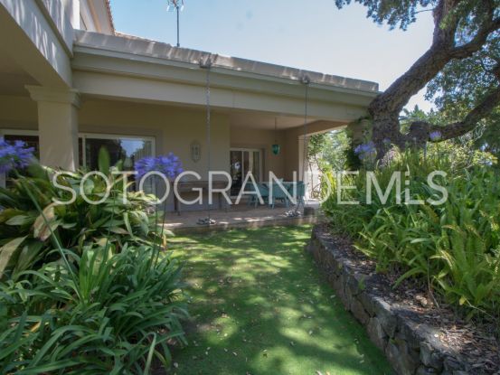 For sale villa with 5 bedrooms in Los Altos de Valderrama | Sotobeach Real Estate