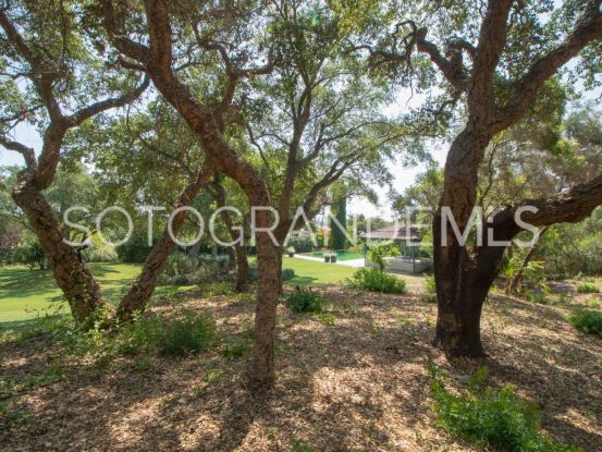 For sale villa with 5 bedrooms in Los Altos de Valderrama | Sotobeach Real Estate