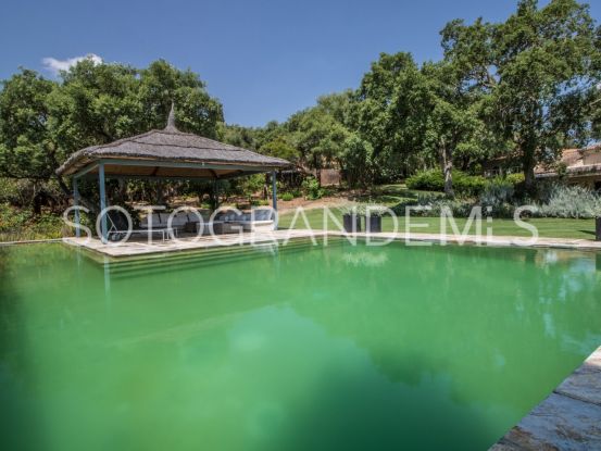 For sale villa with 5 bedrooms in Los Altos de Valderrama | Sotobeach Real Estate