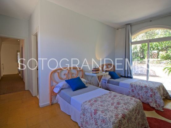 For sale villa with 5 bedrooms in Los Altos de Valderrama | Sotobeach Real Estate