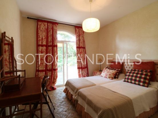 For sale villa with 5 bedrooms in Los Altos de Valderrama | Sotobeach Real Estate