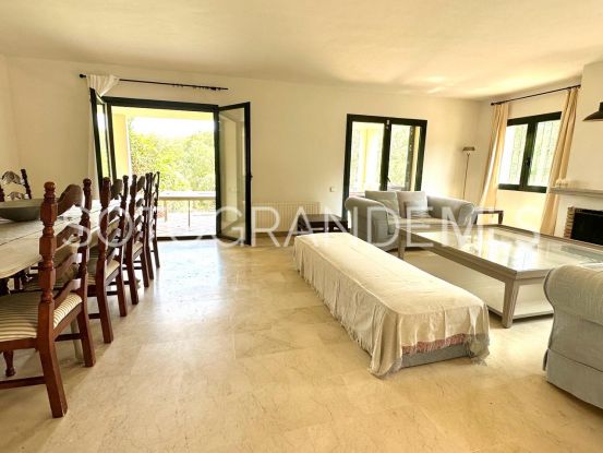Villa pareada a la venta con 5 dormitorios en Sotogolf, Sotogrande Alto | Sotobeach Real Estate