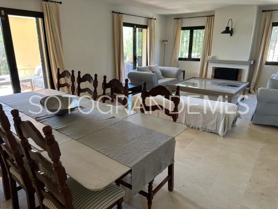 Villa pareada a la venta con 5 dormitorios en Sotogolf, Sotogrande Alto | Sotobeach Real Estate