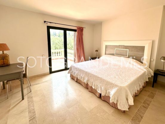 Villa pareada a la venta con 5 dormitorios en Sotogolf, Sotogrande Alto | Sotobeach Real Estate