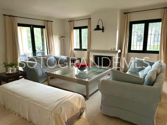 Villa pareada a la venta con 5 dormitorios en Sotogolf, Sotogrande Alto | Sotobeach Real Estate