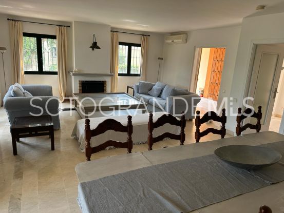 Villa pareada a la venta con 5 dormitorios en Sotogolf, Sotogrande Alto | Sotobeach Real Estate