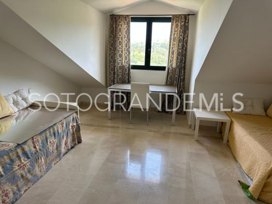 Villa pareada a la venta con 5 dormitorios en Sotogolf, Sotogrande Alto | Sotobeach Real Estate