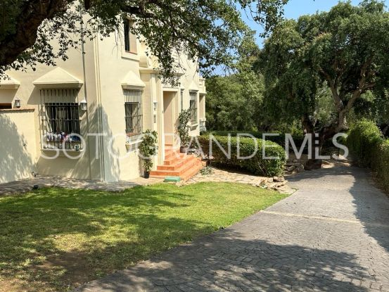 Villa pareada a la venta con 5 dormitorios en Sotogolf, Sotogrande Alto | Sotobeach Real Estate