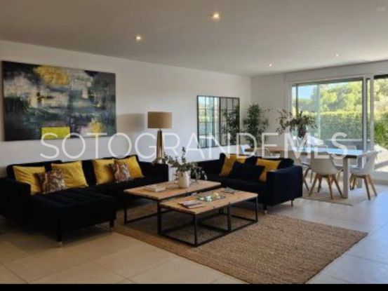 For sale 5 bedrooms ground floor apartment in Senda Chica, La Reserva | Sotobeach Real Estate