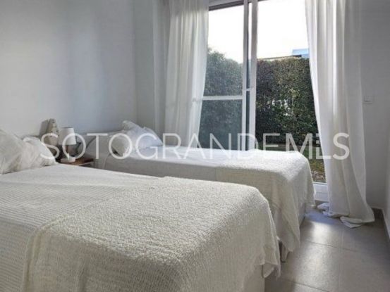 For sale 5 bedrooms ground floor apartment in Senda Chica, La Reserva | Sotobeach Real Estate