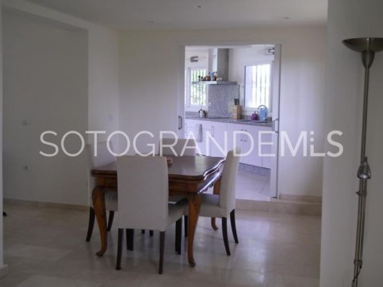 Villa a la venta con 4 dormitorios en Zona B, Sotogrande Costa | Sotobeach Real Estate