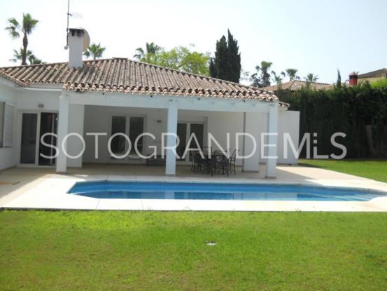 Villa a la venta con 4 dormitorios en Zona B, Sotogrande Costa | Sotobeach Real Estate