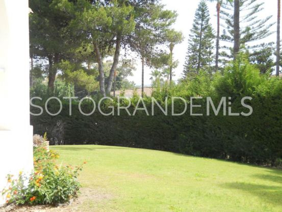 Villa a la venta con 4 dormitorios en Zona B, Sotogrande Costa | Sotobeach Real Estate