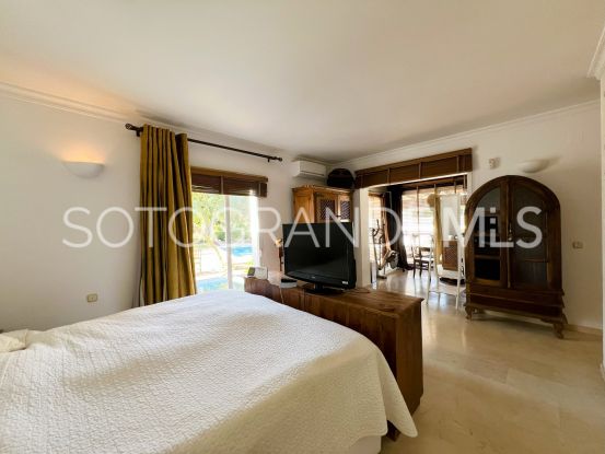 Villa for sale in Zona B with 6 bedrooms | Sotobeach Real Estate