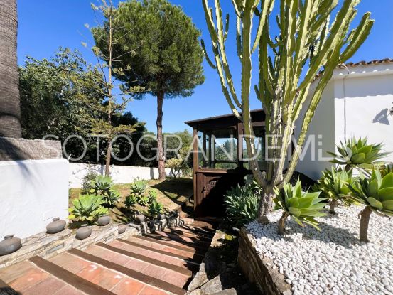 Villa for sale in Zona B with 6 bedrooms | Sotobeach Real Estate