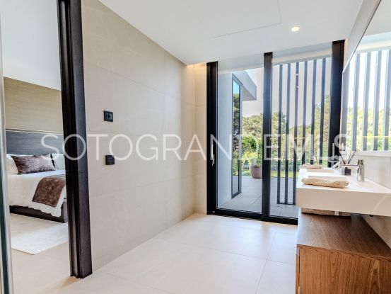 Se vende villa de 7 dormitorios en Reyes y Reinas, Sotogrande Costa | Sotobeach Real Estate