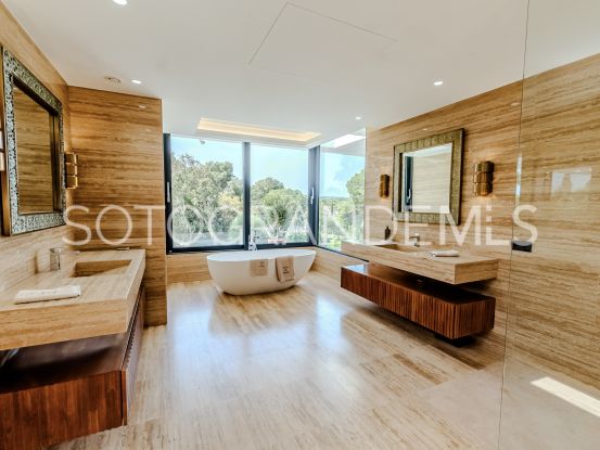 Se vende villa de 7 dormitorios en Reyes y Reinas, Sotogrande Costa | Sotobeach Real Estate