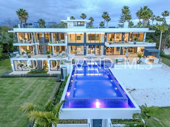 Se vende villa de 7 dormitorios en Reyes y Reinas, Sotogrande Costa | Sotobeach Real Estate