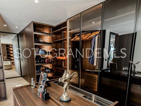 Se vende villa de 7 dormitorios en Reyes y Reinas, Sotogrande Costa | Sotobeach Real Estate