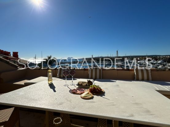 Buy 4 bedrooms penthouse in Sotogrande Puerto Deportivo | Sotobeach Real Estate