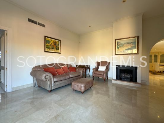 Buy 4 bedrooms penthouse in Sotogrande Puerto Deportivo | Sotobeach Real Estate