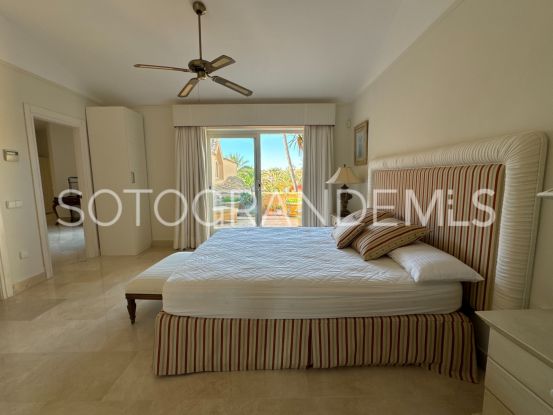 Buy 4 bedrooms penthouse in Sotogrande Puerto Deportivo | Sotobeach Real Estate