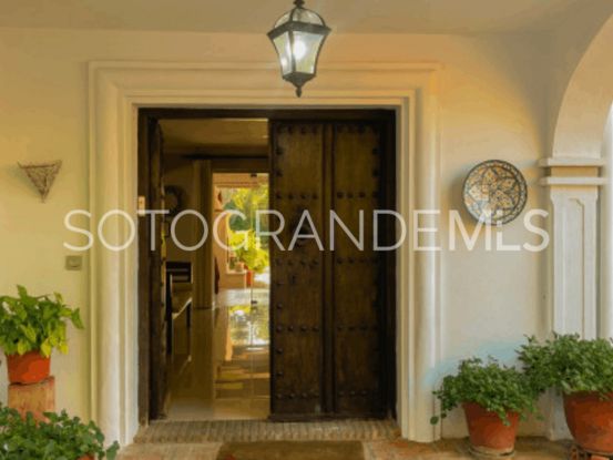 Villa en Sotogrande Costa con 5 dormitorios | Sotobeach Real Estate