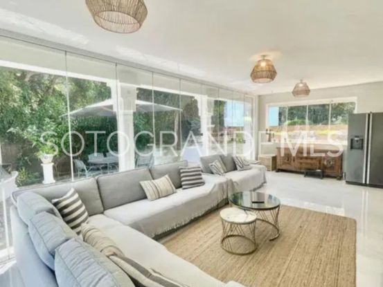 Comprar villa de 7 dormitorios en Zona B, Sotogrande Costa | Sotobeach Real Estate