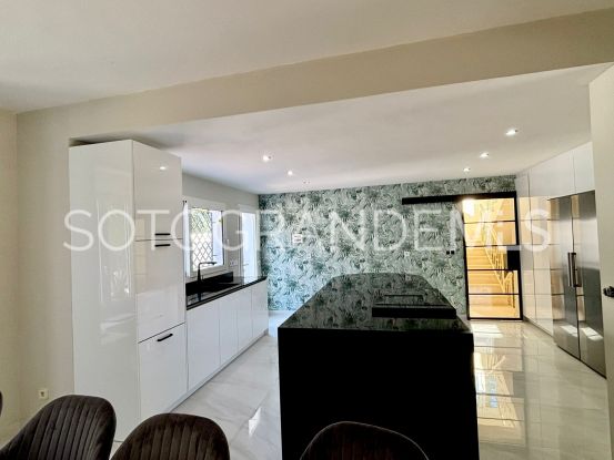 Comprar villa de 7 dormitorios en Zona B, Sotogrande Costa | Sotobeach Real Estate