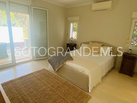 Comprar villa de 7 dormitorios en Zona B, Sotogrande Costa | Sotobeach Real Estate