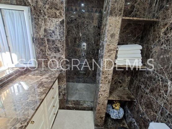 Comprar villa de 3 dormitorios en Zona G, Sotogrande Alto | Sotobeach Real Estate