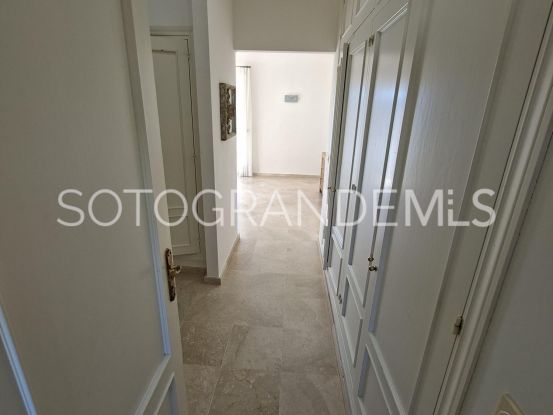 Comprar villa de 3 dormitorios en Zona G, Sotogrande Alto | Sotobeach Real Estate