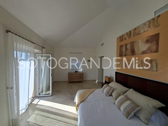 Comprar villa de 3 dormitorios en Zona G, Sotogrande Alto | Sotobeach Real Estate