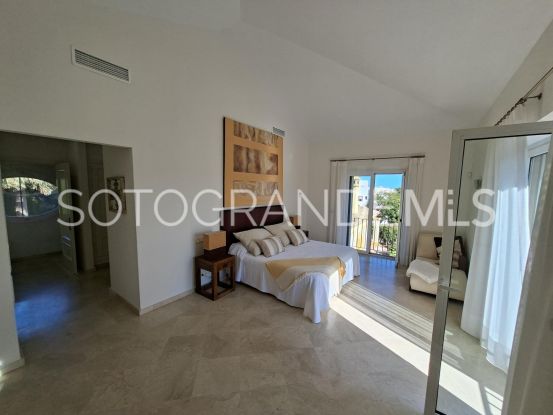 Comprar villa de 3 dormitorios en Zona G, Sotogrande Alto | Sotobeach Real Estate