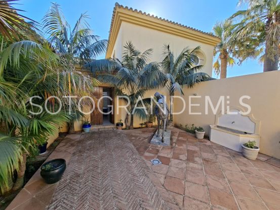 Comprar villa de 3 dormitorios en Zona G, Sotogrande Alto | Sotobeach Real Estate