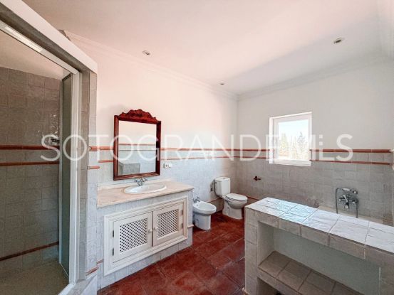 Villa a la venta en Zona F, Sotogrande Alto | Sotobeach Real Estate