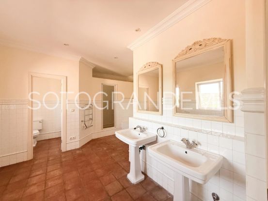 Villa a la venta en Zona F, Sotogrande Alto | Sotobeach Real Estate