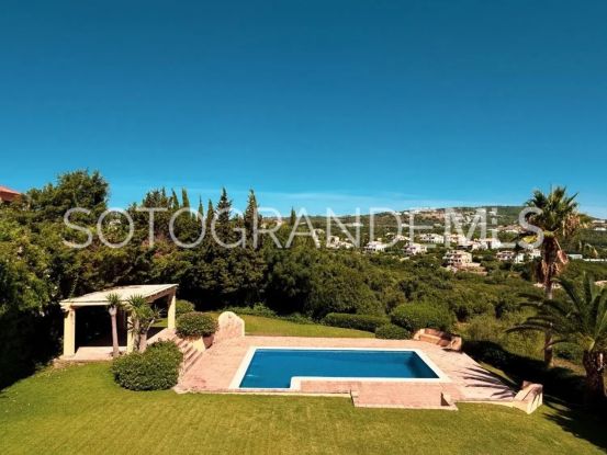 Villa a la venta en Zona F, Sotogrande Alto | Sotobeach Real Estate