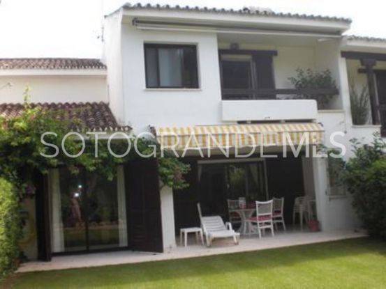 Buy house with 4 bedrooms in Sotogrande Costa | Sotobeach Real Estate
