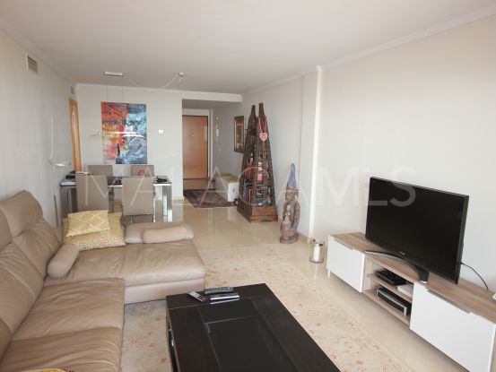 Se vende apartamento en Doña Julia de 3 dormitorios | Crownleaf Estates