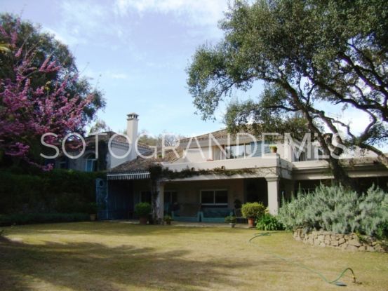 Villa en venta en Los Altos de Valderrama de 5 dormitorios | Kristina Szekely International Realty
